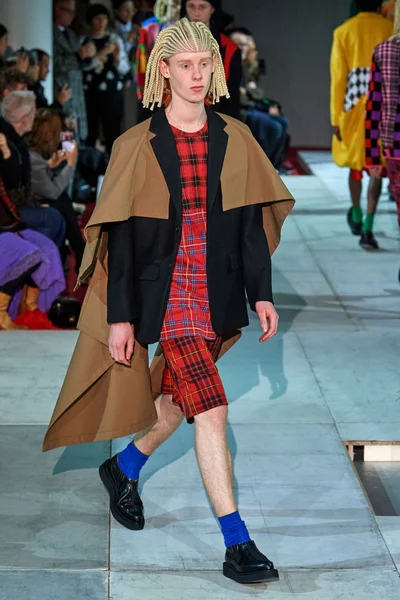 Look 19